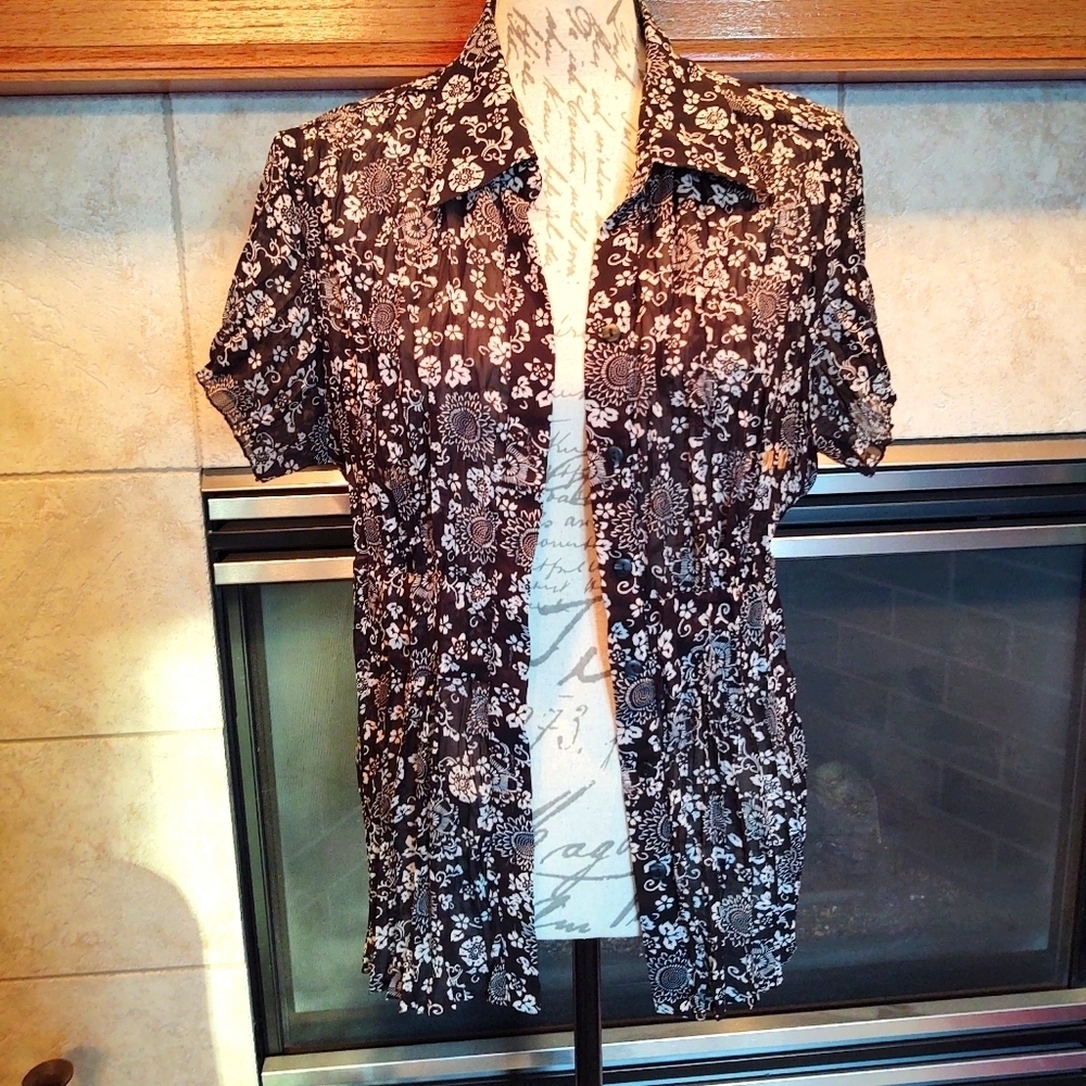 💥 3/$20 Notations Floral Button Down Shirt!